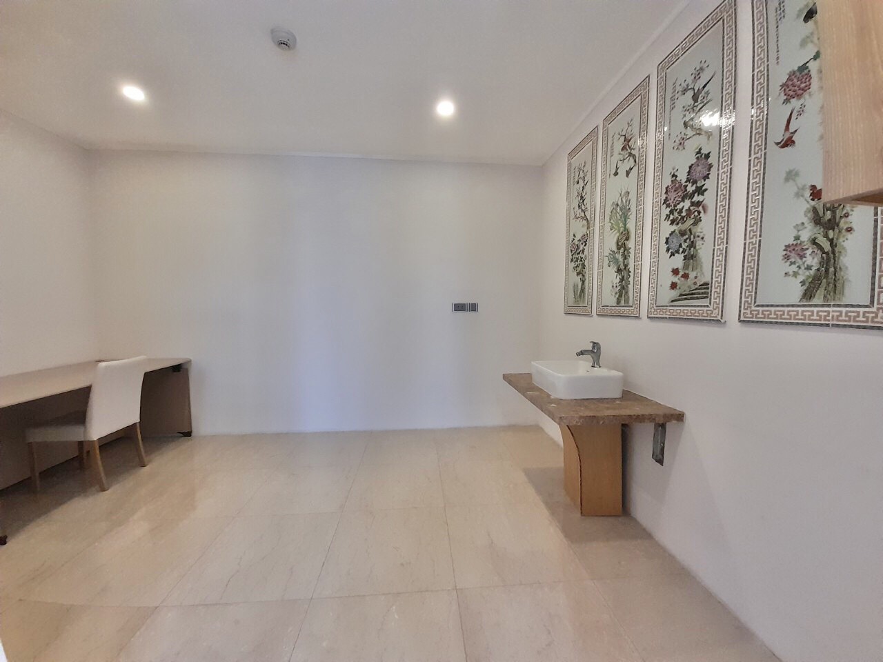 3 bedroom fully furnished apartment for rent in L2 CIPUTRA TAY HO HANOI 1