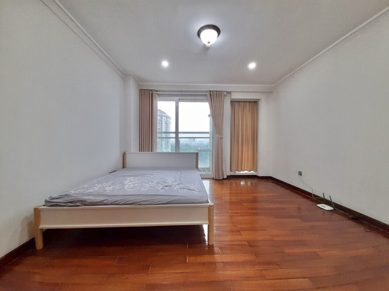 3 bedroom fully furnished apartment for rent in L2 CIPUTRA TAY HO HANOI 11