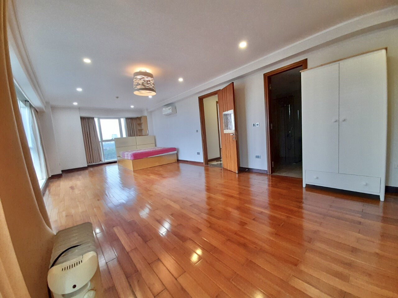 3 bedroom fully furnished apartment for rent in L2 CIPUTRA TAY HO HANOI 17
