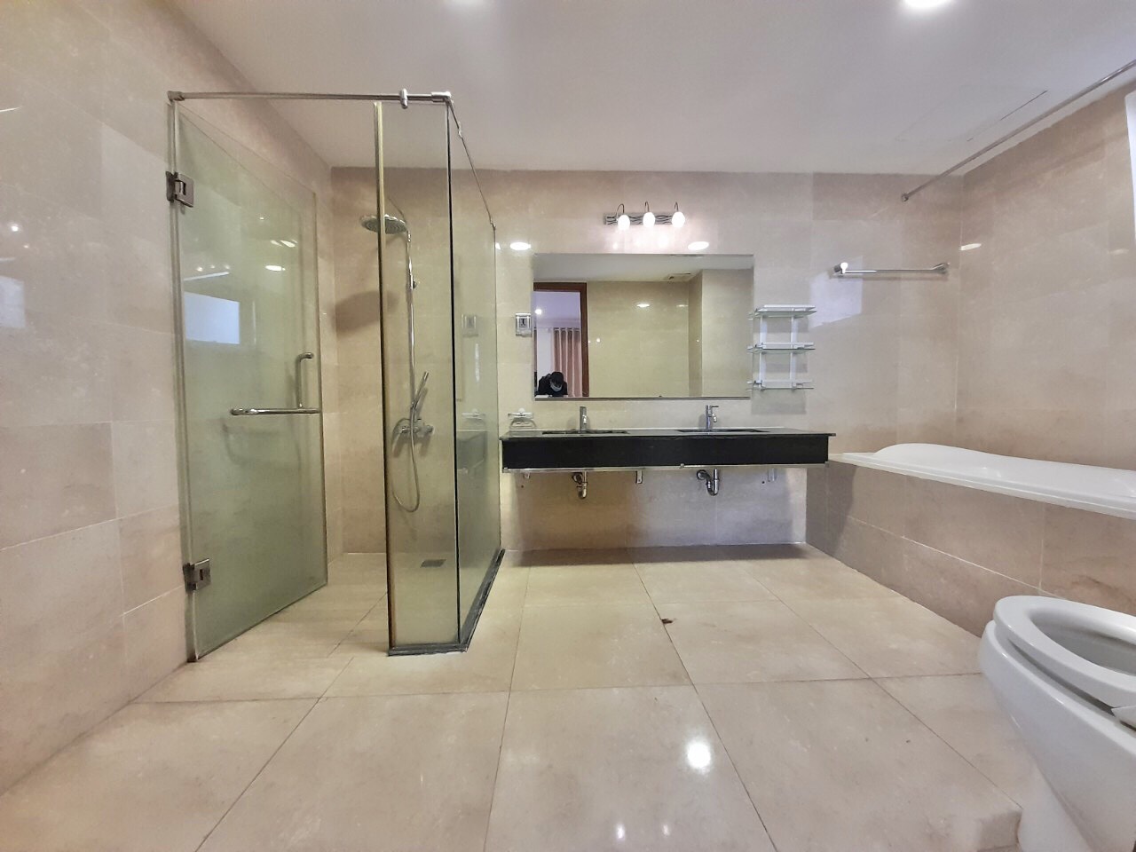 3 bedroom fully furnished apartment for rent in L2 CIPUTRA TAY HO HANOI 18
