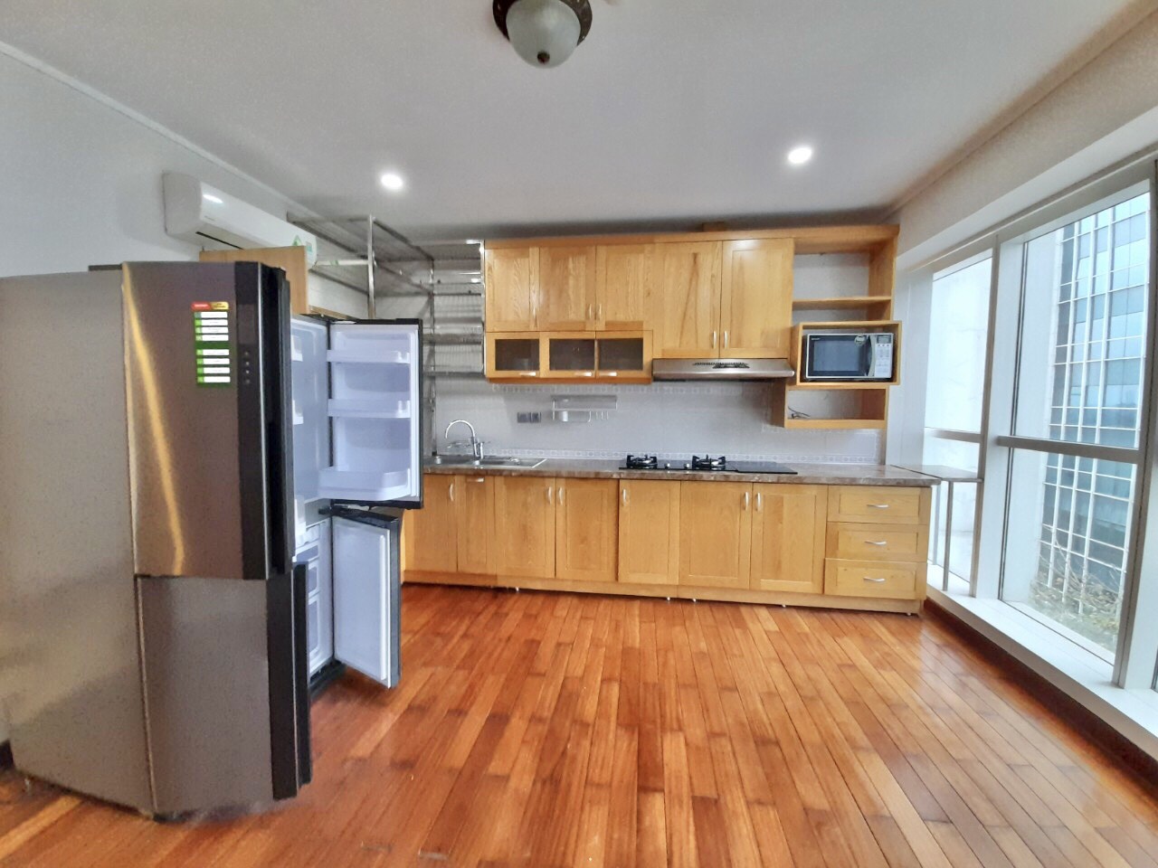 3 bedroom fully furnished apartment for rent in L2 CIPUTRA TAY HO HANOI 7