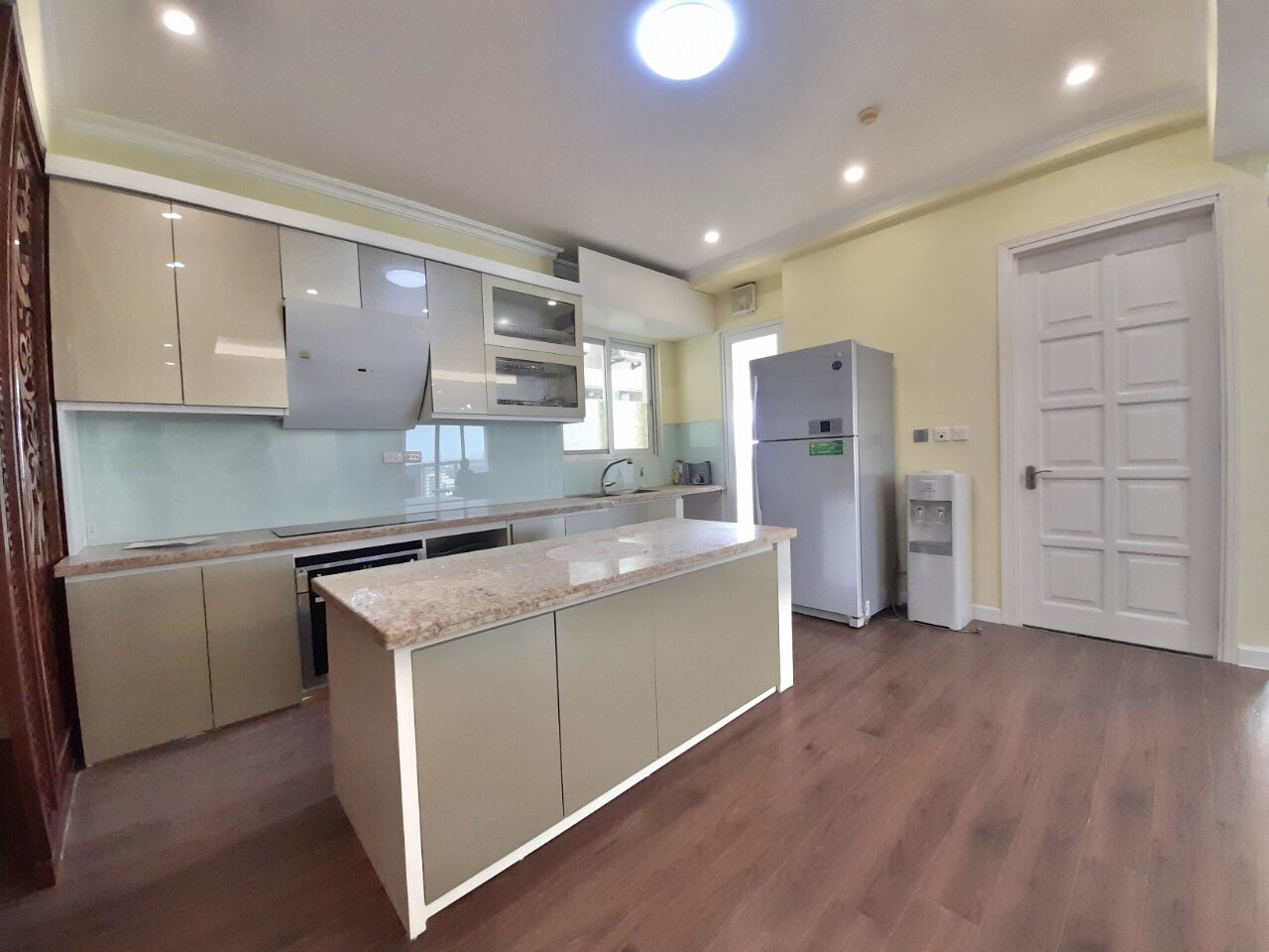 3-bedroom apartment for rent in E1 Ciputra, Tay Ho, Hanoi 10