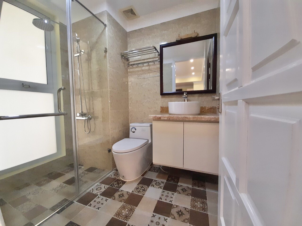 3-bedroom apartment for rent in E1 Ciputra, Tay Ho, Hanoi 11