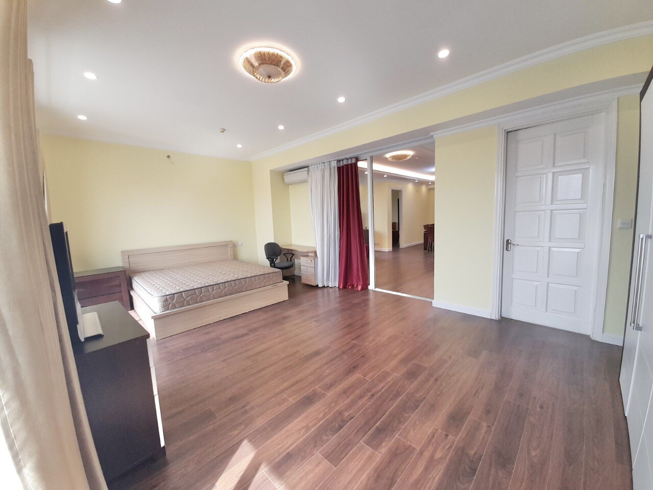 3-bedroom apartment for rent in E1 Ciputra, Tay Ho, Hanoi 2