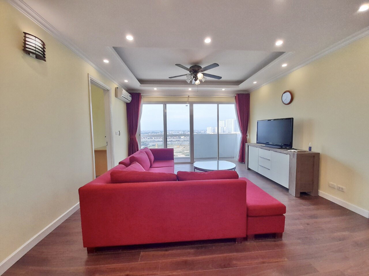 3-bedroom apartment for rent in E1 Ciputra, Tay Ho, Hanoi 3
