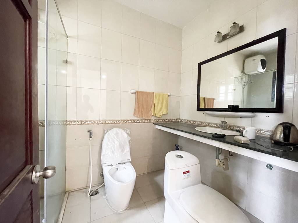 Ancient villa for rent in D block - Ciputra Hanoi 24