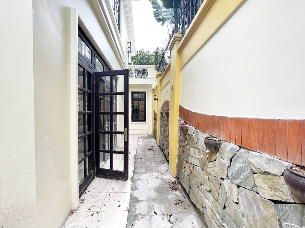 Ancient villa for rent in D block - Ciputra Hanoi 30