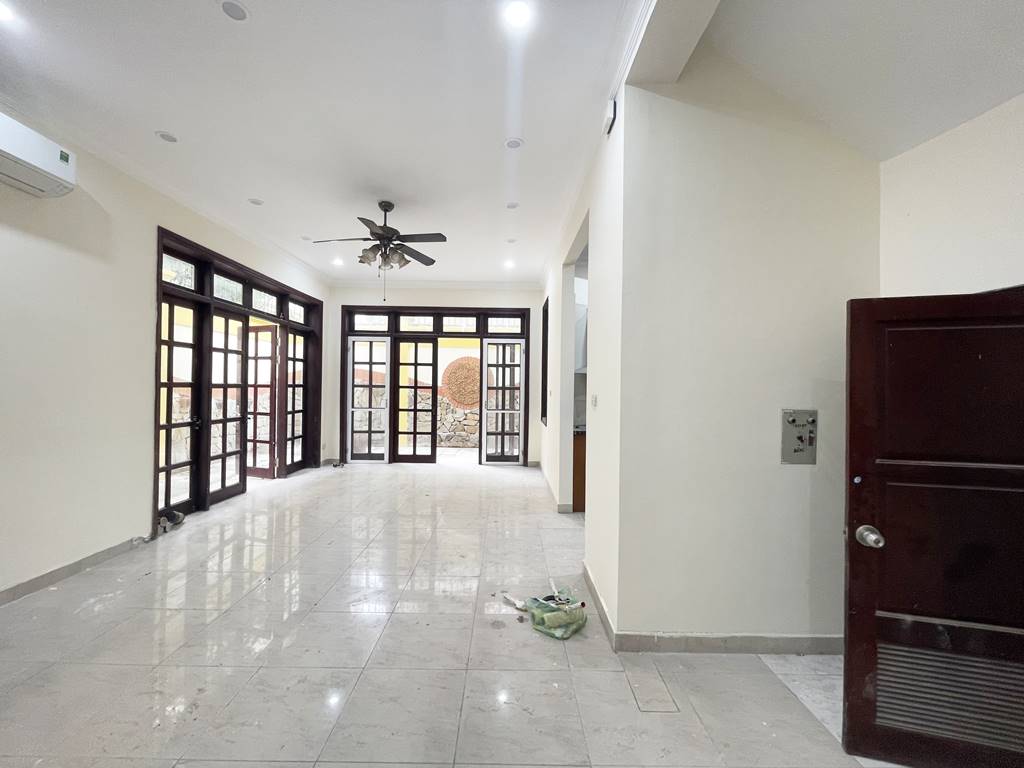 Ancient villa for rent in D block - Ciputra Hanoi 4
