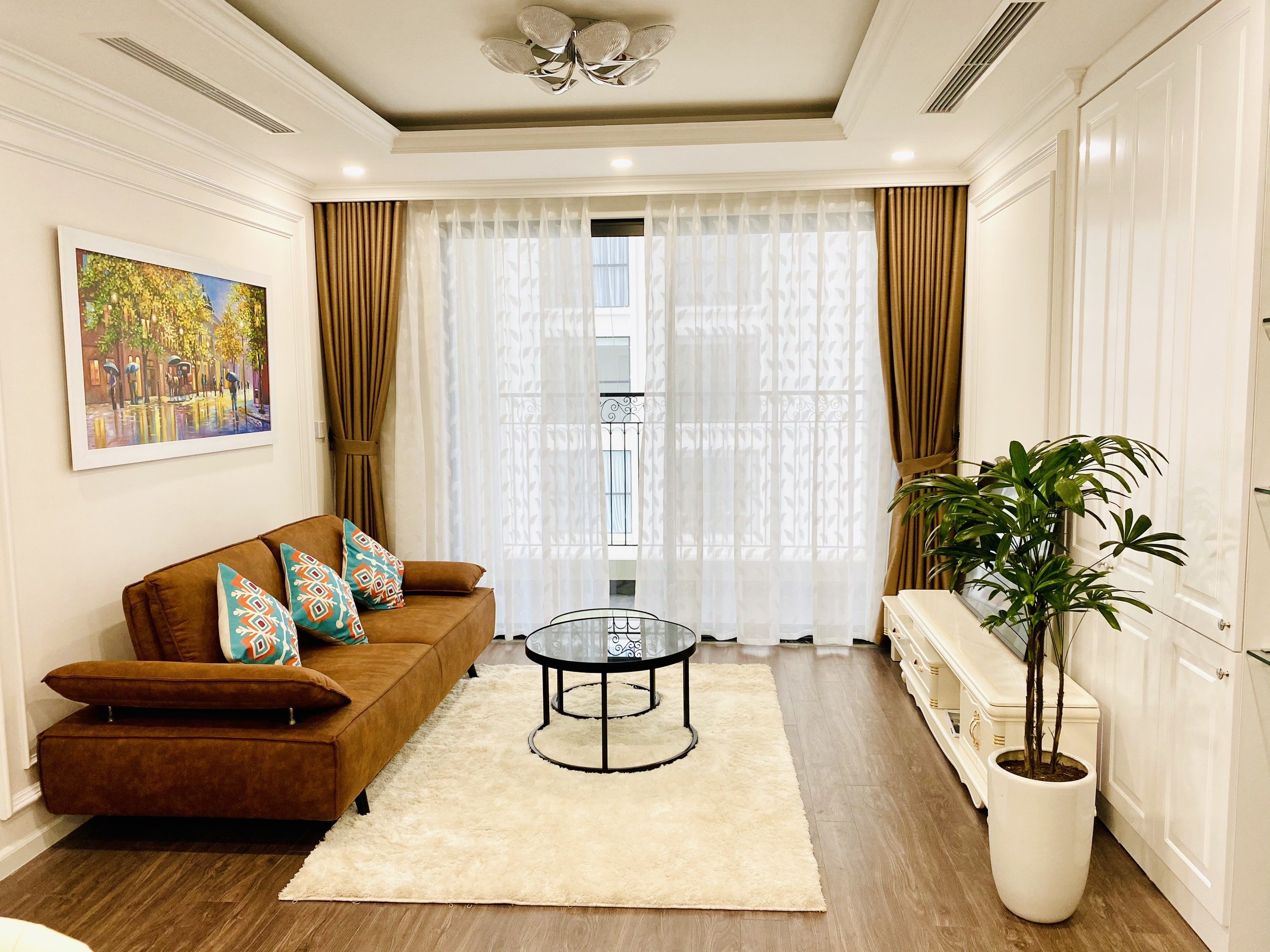 Apartment for rent with 3 bedrooms, middle floor in R3 Sunshine apartment, CIPUTRA 2