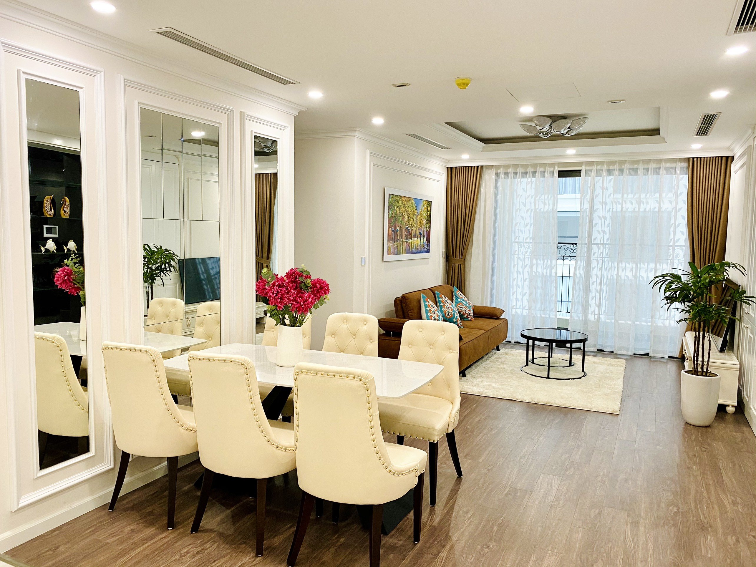 Apartment for rent with 3 bedrooms, middle floor in R3 Sunshine apartment, CIPUTRA 3