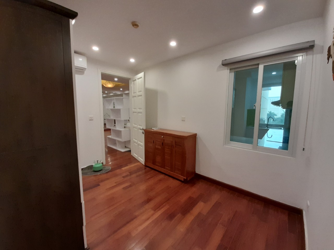 Fully furnished apartment for rent in G3 Ciputra, Tay Ho, Hanoi 8