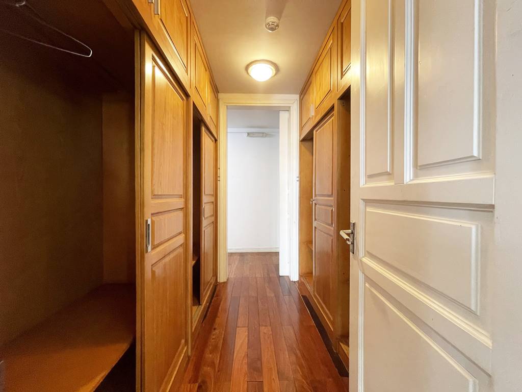 Gorgeous 4 - bedroom apartment for rent in P2 Ciputra 11