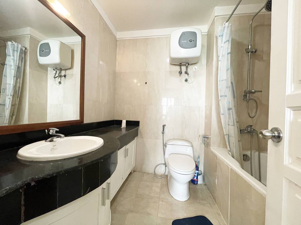 Gorgeous 4 - bedroom apartment for rent in P2 Ciputra 14