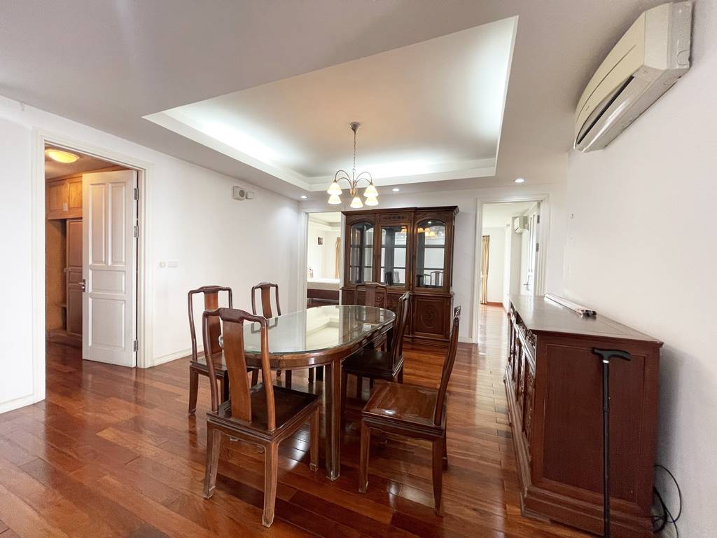Gorgeous 4 - bedroom apartment for rent in P2 Ciputra 6