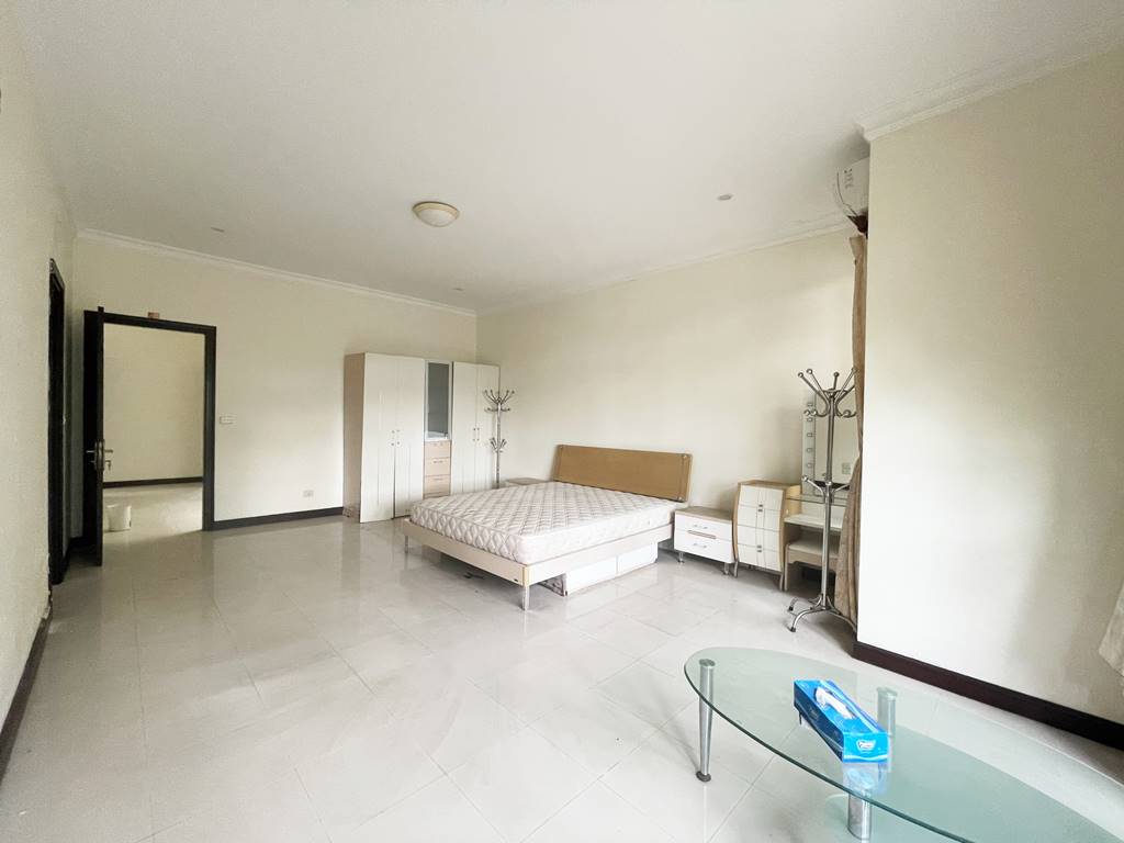 Grand partly furnished villa for rent in G block, Ciputra Tay Ho 16