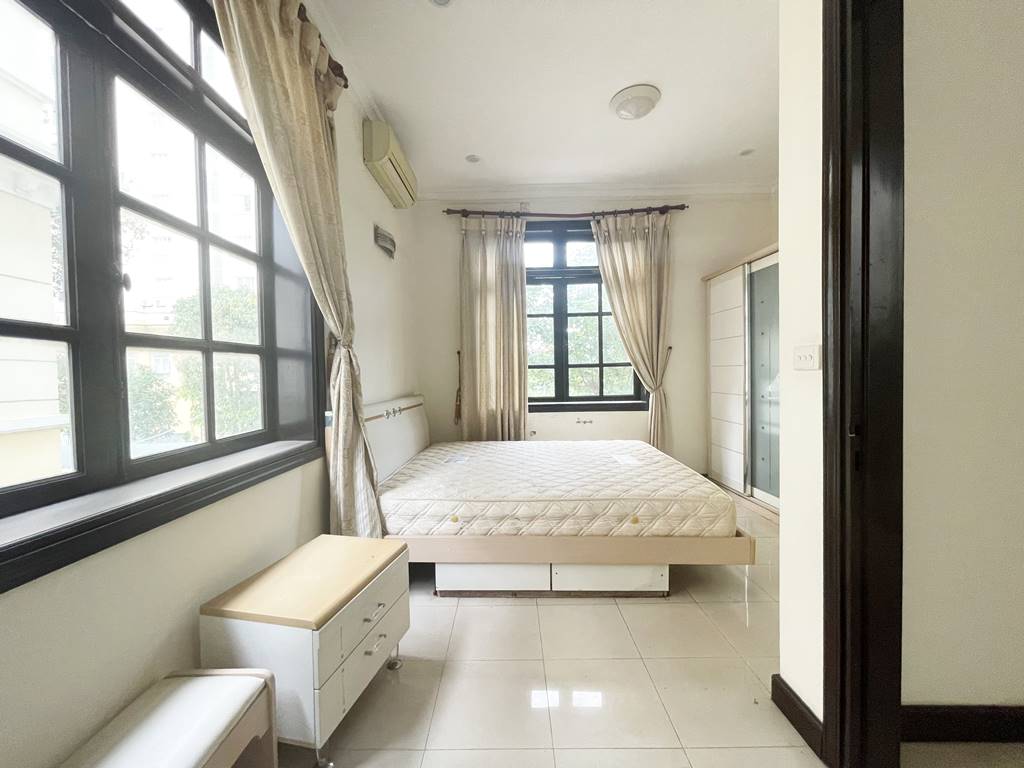 Grand partly furnished villa for rent in G block, Ciputra Tay Ho 21