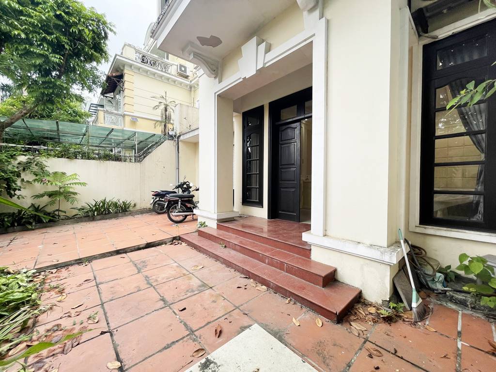 Grand partly furnished villa for rent in G block, Ciputra Tay Ho 3