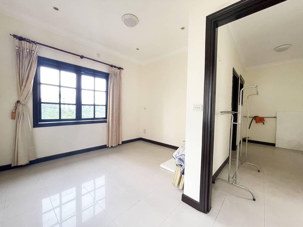 Grand partly furnished villa for rent in G block, Ciputra Tay Ho 30