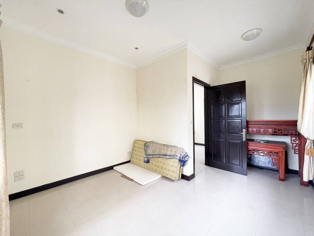 Grand partly furnished villa for rent in G block, Ciputra Tay Ho 1