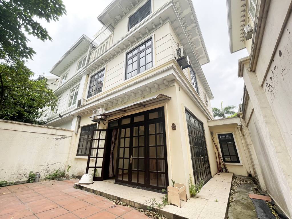 Grand partly furnished villa for rent in G block, Ciputra Tay Ho 7