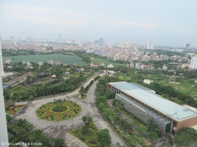 High floor and beautiful view apartment for rent in L2 Ciputra 4