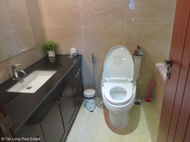 High floor and beautiful view apartment for rent in L2 Ciputra 6