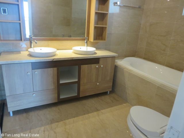 Luxurious apartment for rent in the center of L2 Ciputra 12