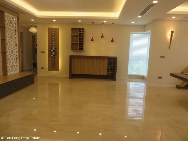 Luxurious apartment for rent in the center of L2 Ciputra 5
