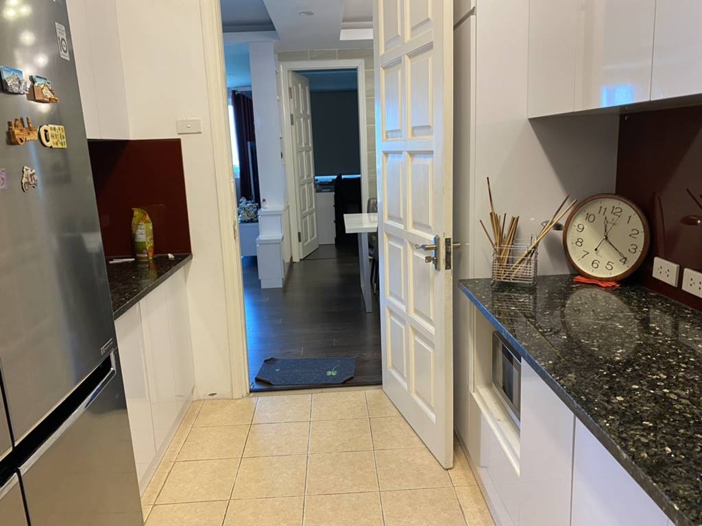 Luxurious apartment with 3 rooms for rent in Ciputra 12