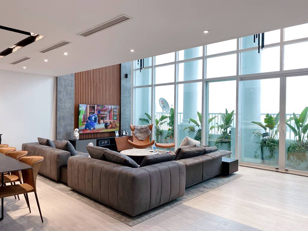 Luxurious elegant Ciputra penthouse for rent in Parklane P1 building 1