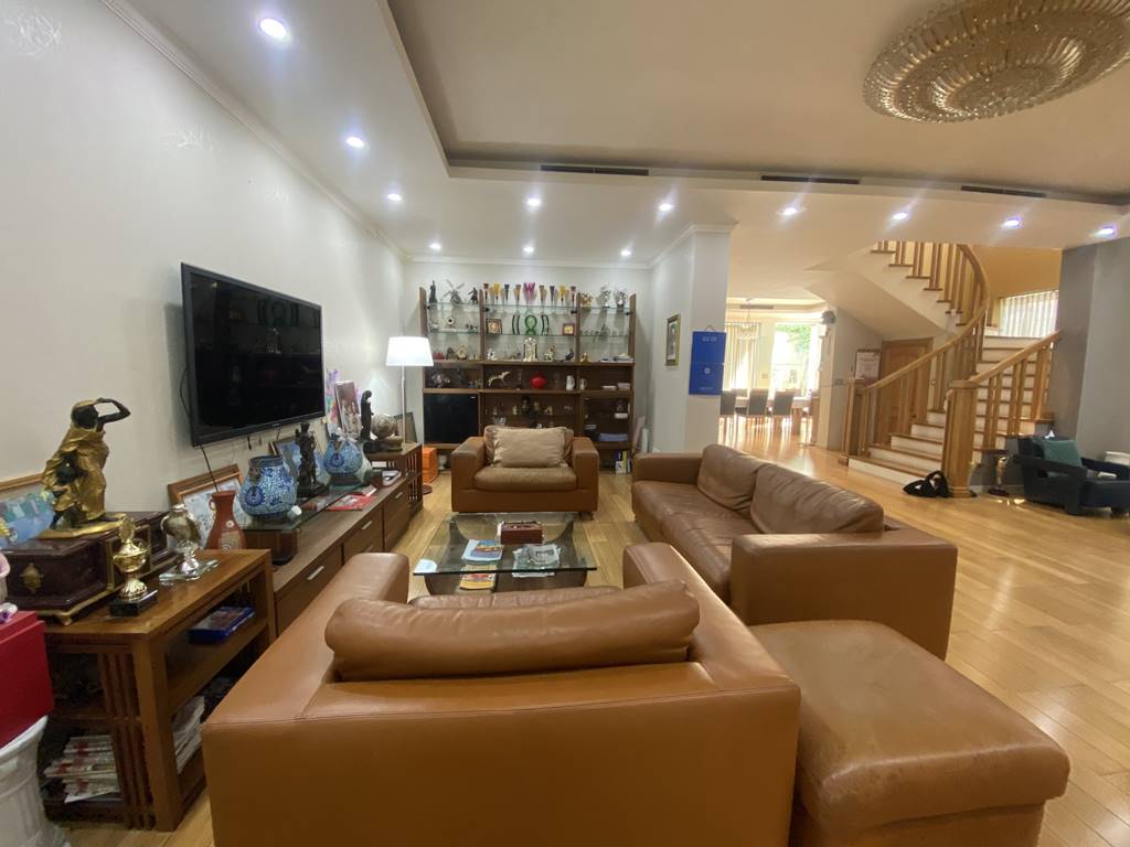 Luxurious villa for rent in C Ciputra, close to SIS Hanoi 11