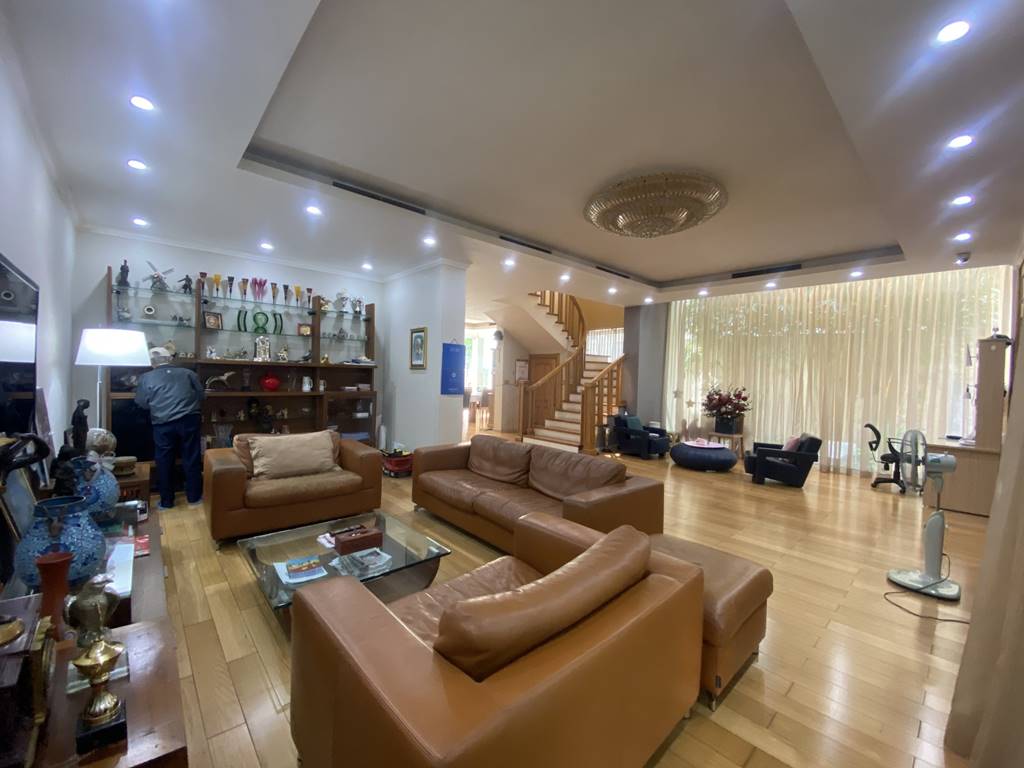 Luxurious villa for rent in C Ciputra, close to SIS Hanoi 12