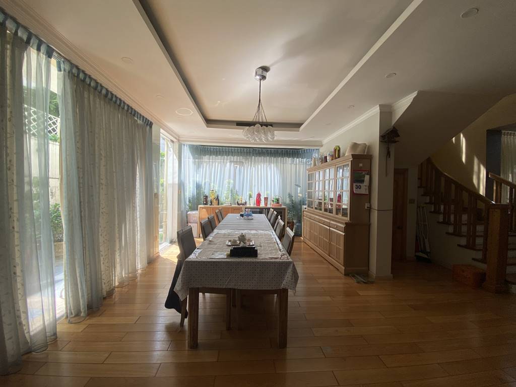 Luxurious villa for rent in C Ciputra, close to SIS Hanoi 13
