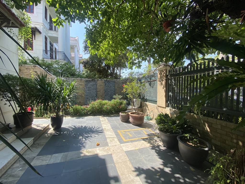 Luxurious villa for rent in C Ciputra, close to SIS Hanoi 3