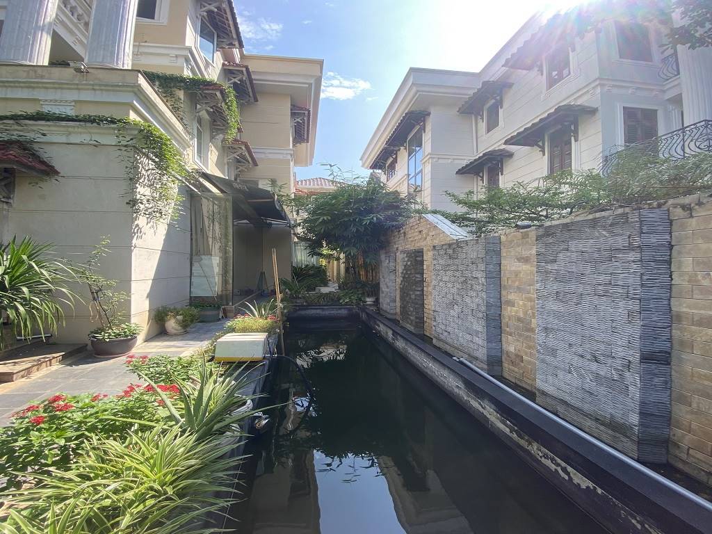 Luxurious villa for rent in C Ciputra, close to SIS Hanoi 5