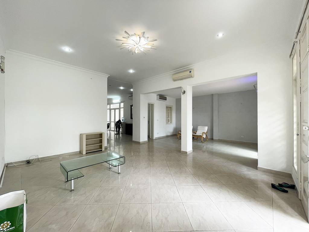 Nice house for rent in D4 Ciputra - 1 min to UNIS Hanoi 4