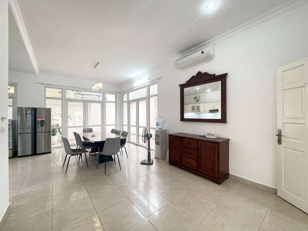Nice house for rent in D4 Ciputra - 1 min to UNIS Hanoi 8