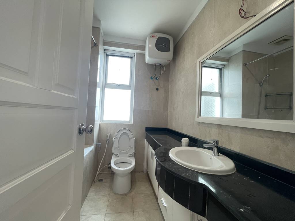 Nice no-option apartment for rent in P1 Ciputra 10