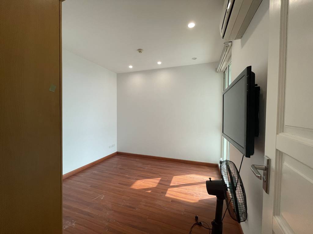 Nice no-option apartment for rent in P1 Ciputra 15