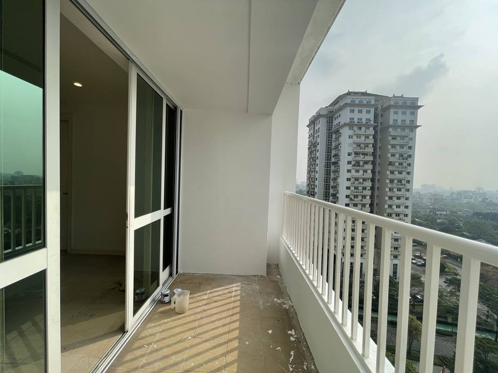Nice no-option apartment for rent in P1 Ciputra 18