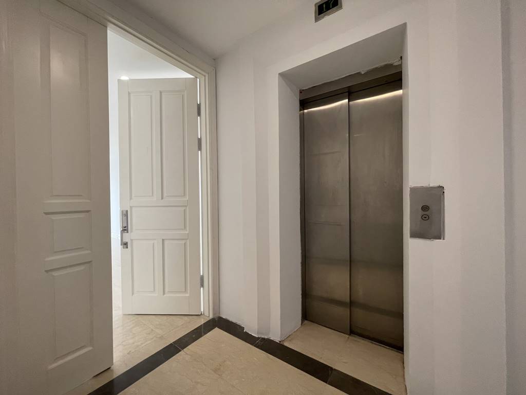 Nice no-option apartment for rent in P1 Ciputra 21