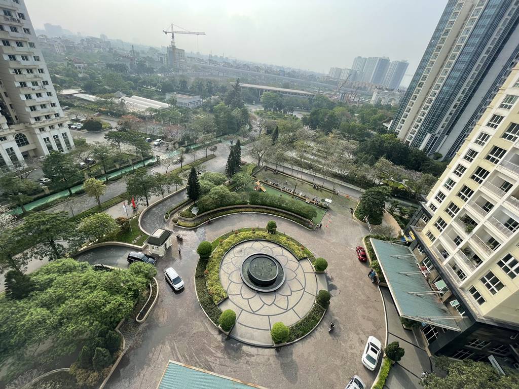 Nice no-option apartment for rent in P1 Ciputra 23