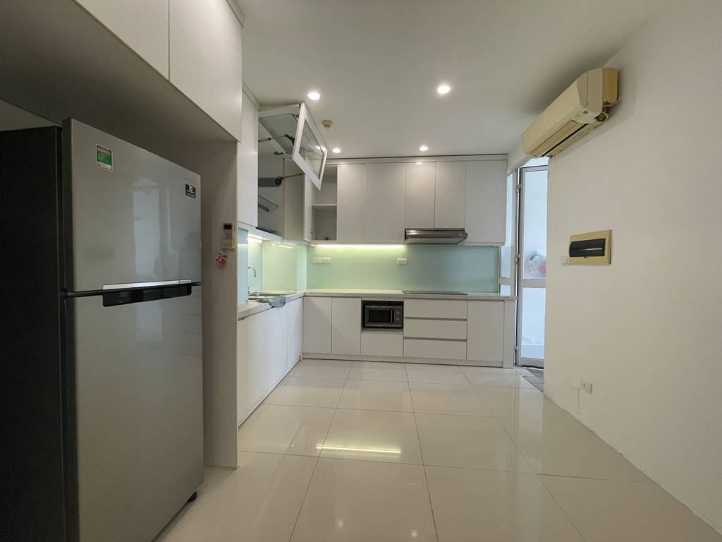 Nice no-option apartment for rent in P1 Ciputra 3