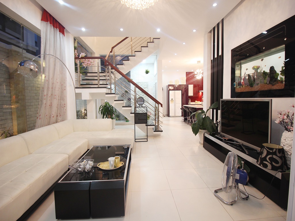 Elegant house for rent in Ciputra with modern furniture, near SIS & Hanoi Academy