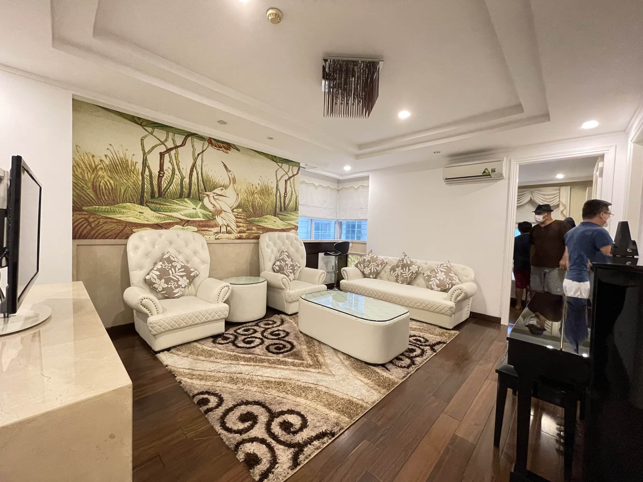 Glamorous 3-bedroom apartment in G3 Ciputra for rent