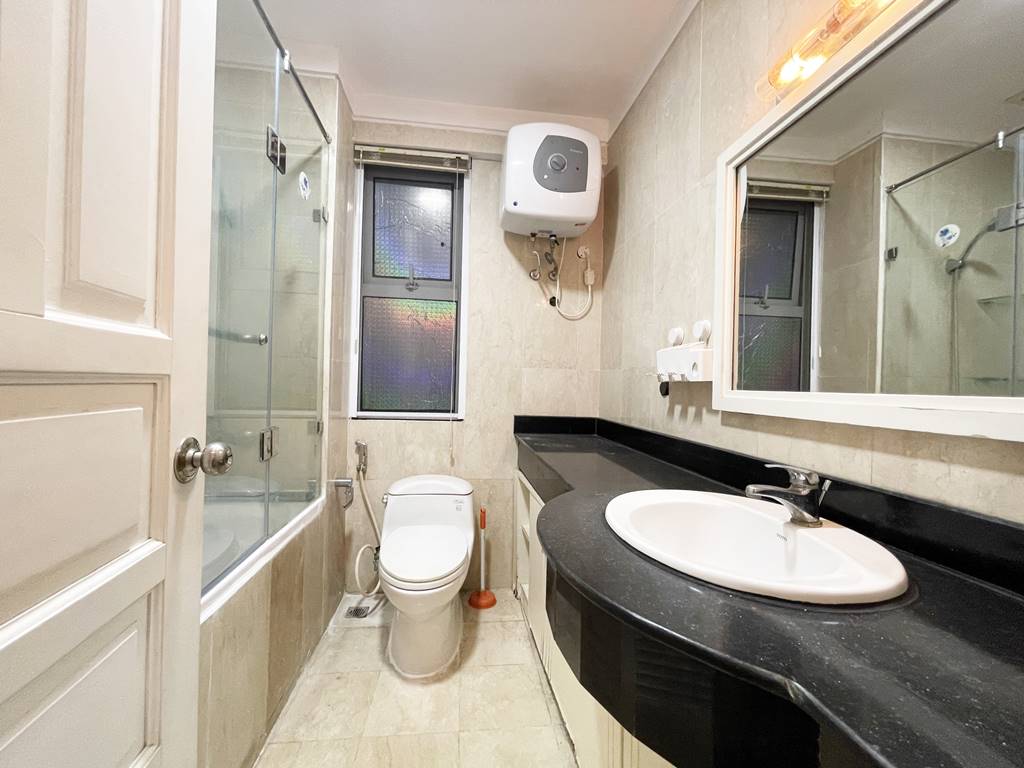 Reasonable - pricing apartment for rent in P2 Ciputra 14