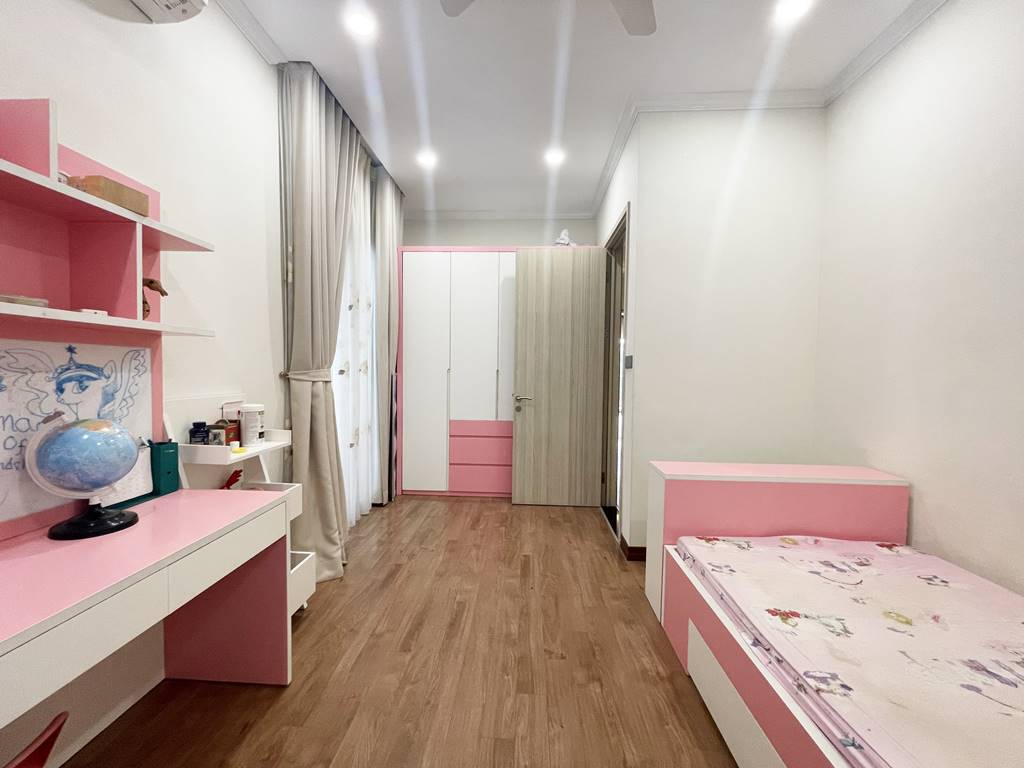 Reasonable pricing villa for rent in K3 Ciputra 18