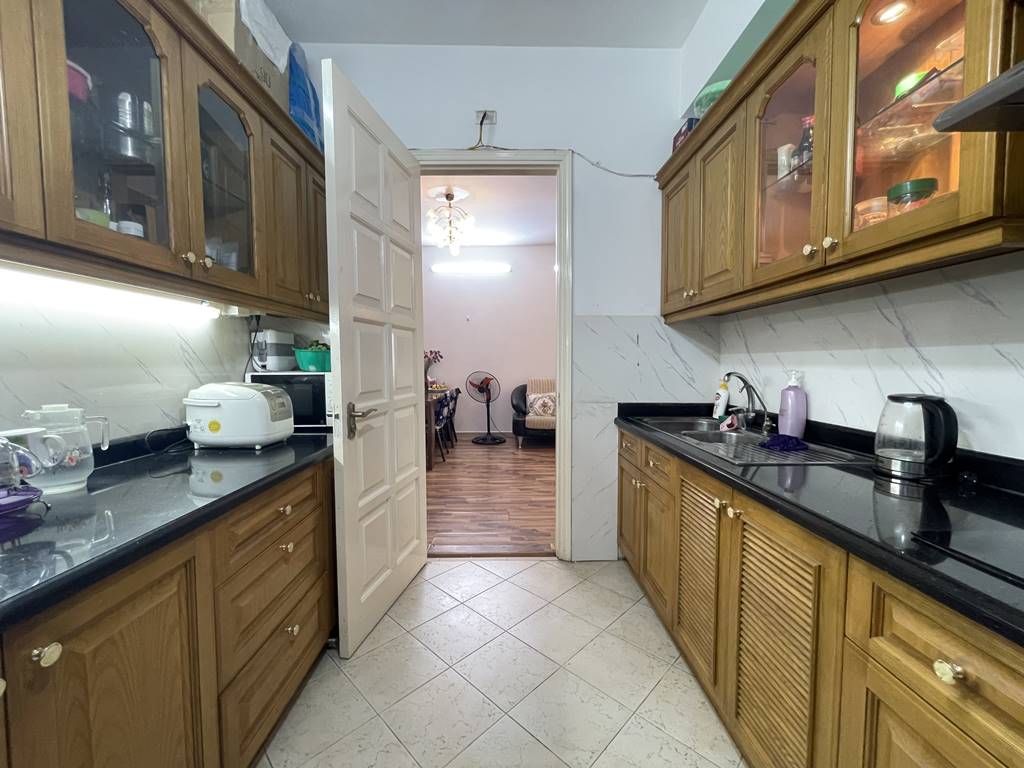 So cheap apartment for rent in E1 Tower, Ciputra Hanoi 5