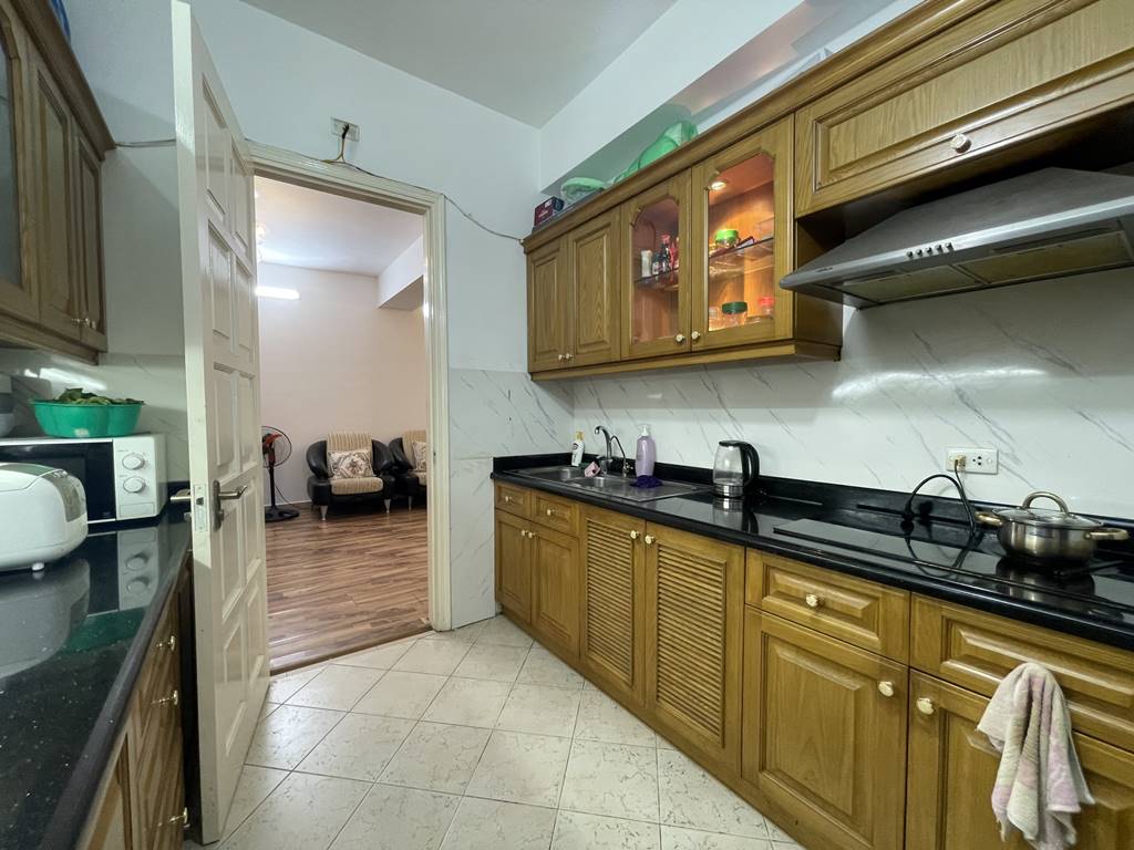 So cheap apartment for rent in E1 Tower, Ciputra Hanoi 6