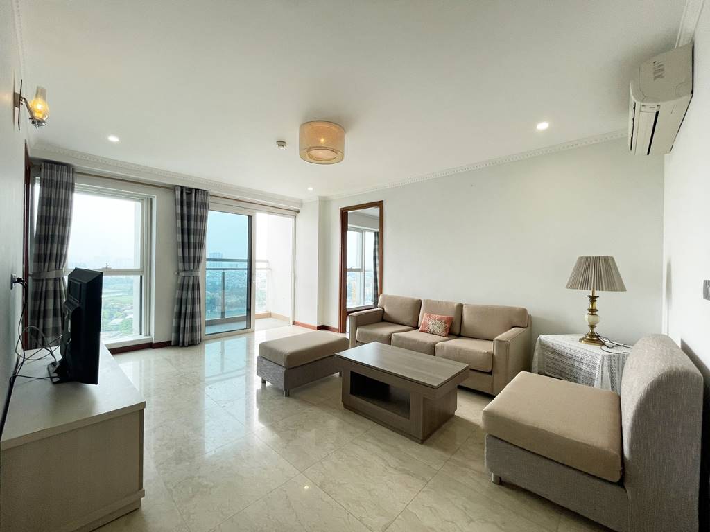 Spacious 3 - bedroom apartment to rent in L2 Ciputra 4